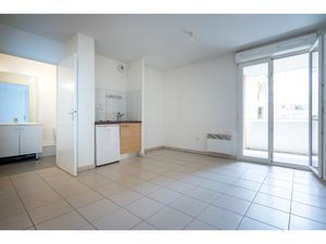 A LOUER - MURET APPARTEMENT T1 21 m² au 2eme étage avec balcon et parking- G320