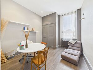 Local commercial Valence chateauvert 59 m2