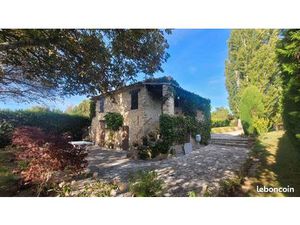 LURS   Maison en pierres sur 1200 m²