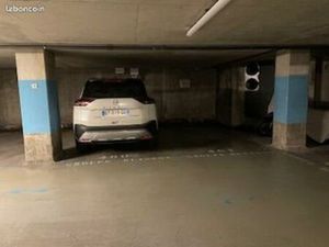 Parking securise disponible