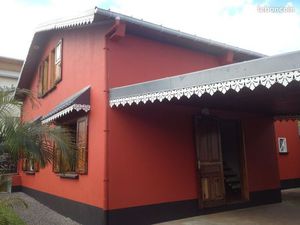 Tampon  ligne des 400  grande villa F6 de 160m2 sur terrain 400m2