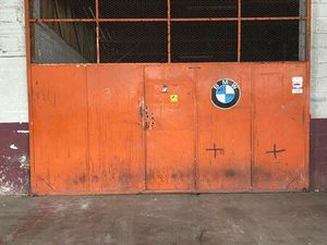 Hangar garage stockage matériel