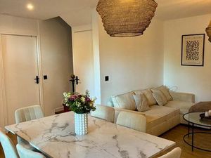 Maison. Avec exterieur