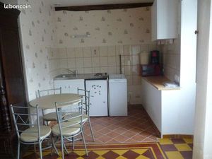 A louer  Studio  appartement  maison   Meublée