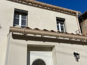 Maison de ville avec cour fermée