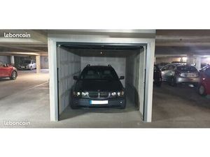 Garage/box/garde meubles a louer