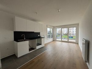 Appartement 3 pièces avec Balcon et Parking  Neuilly-Plaisance