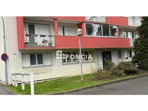 Limeil-Brévannes.Studio T1   Grand balcon exposé plein sud a 3 minutes du futur téléval