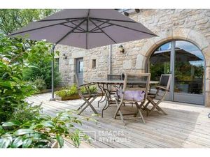 Maison familiale ou projet d'accueil dans un domaine boisé avec piscine chauffée