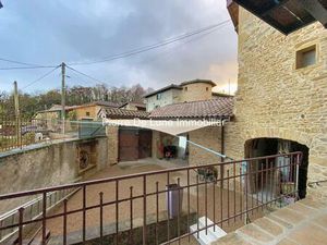 Maison en pierres de type 4  à louer  à Oingt