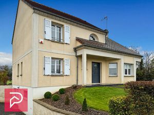 Centre-ville et gare de BERNAY à pied !