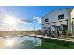 Maison individuelle 5 chambres  piscine et vue dégagée  Vérines - La Rochelle (17)