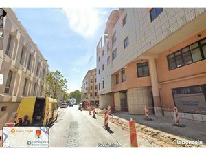 Cherche Box fermé Rue des Ramparts Toulon