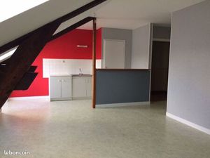 Ancenis proche centre ville grand studio vide