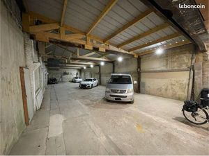 Places de Stationnement / Parking Voitures / Motos