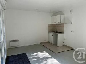 Appartement Studio à louer - 1 pièce - 28 27 m2 - Combs La Ville - 77 - ILE-DE-FRANCE