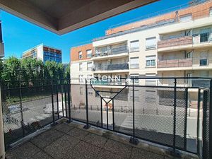 A LOUER : Appartement 2 pièces de 39.27 m² avec balcon et place de parking en sous-sol