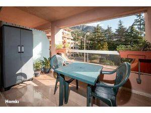 Menton – Studio avec terrasse  vue dégagée  piscine