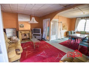 Ensemble immobilier Local commercial  garage et appartement 4 ch