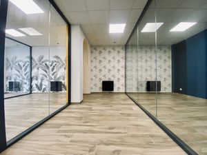 LOCAL À LOUER - AXE PASSANT - PARFAIT ÉTAT