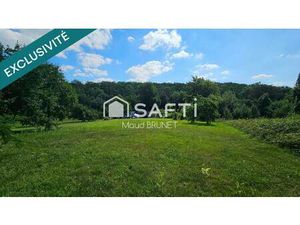 Terrain de loisir d'un hectare avec potentiel de reconstruction