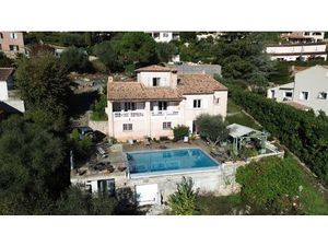 SUPER GATTIERES: Villa provençale avec vue mer – 210 m² – Piscine – Fort potentiel à Gatti