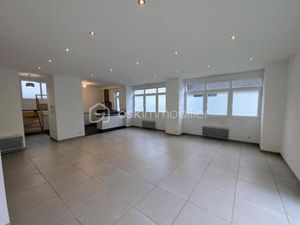 Maison (Appartement LOFT) située au coeur de FOUGERES 35300