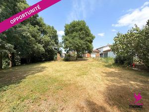 Joli Terrain diffus et arboré de 1100 m².