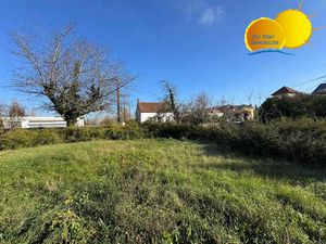 Terrain constructible viabilisé au centre de Genlis