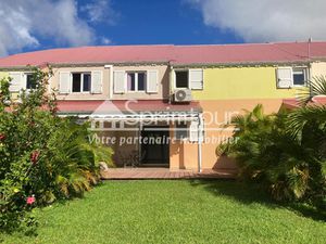 GOURBEYRE T4 DUPLEX RÉNOVÉ Résidence avec Piscine  jardine