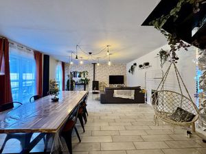 Maison de ville F5 rénovée à Val de Reuil