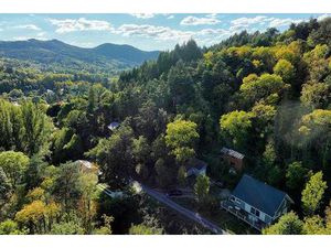 Ensemble de 2 Villas 8 pièces de 205 m2 sur 6523 m2