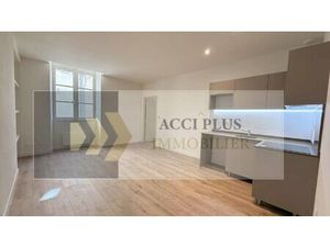 Location Appartement 2 pièces 45m² NIMES 30000