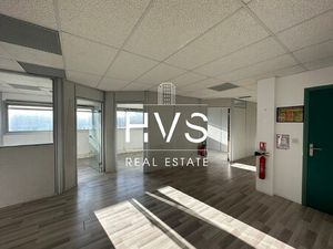 Location Local Professionnel 134m²