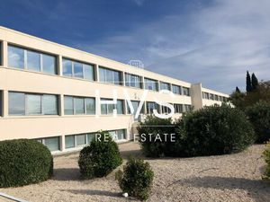 Location Local Professionnel 93m² AIX EN PROVENCE 13290