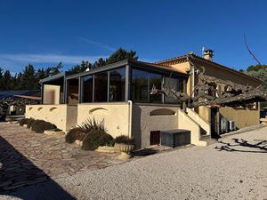 LAMBESC : MAISON EN CAMPAGNE DE 177m² sur 12 687m² de terrain