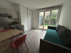 Studio meublé rdc 23m2 parking RER Villiers