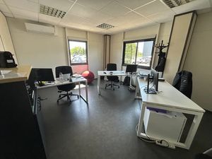 Bureaux à louer  Sud de Nantes  immeuble indépendant