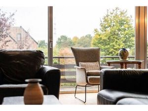 Unieke bel-étage woning met veel natuurlijke lichtinval nabij de Daknamse Meersen