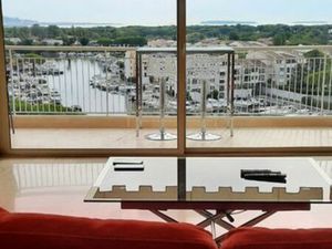 Appartement vue mer et marina