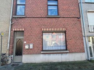 Rijwoning opgesplitst in twee appartementen