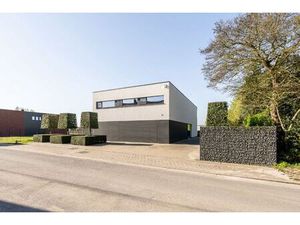 Unieke eigentijdse villa met zwembad