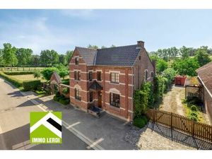 Uitzonderlijke woning met prachtig vergezicht op perceel van 72 are