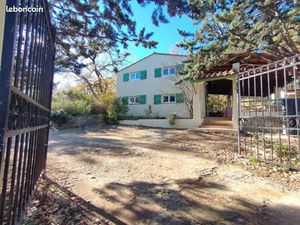 Maison de charme T5 de 110m² - 2300m² de terrain