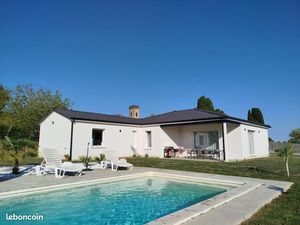 Maison récente avec piscine