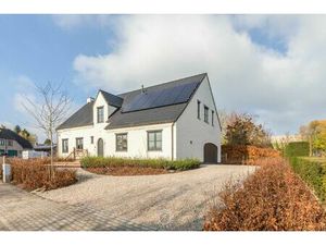 Prachtig gerenoveerde villa met westelijk georiënteerde tuin