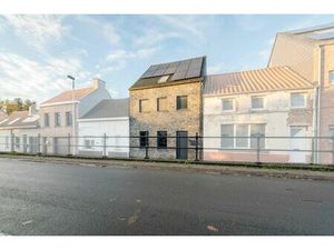 Instapklare  modern afgewerkte woning met B-label te Niel.