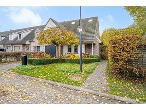 Instapklare halfopen bebouwing met 4 slaapkamers in Oostakker