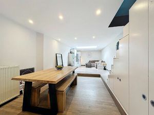 instapklare gerenoveerde gezinswoning in rustige omgeving