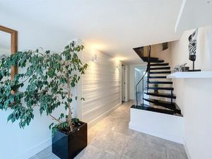 Prachtige  instapklare woning met 4 slaapkamers en garage gelegen in gunstige omgeving te 